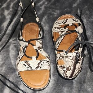 Crown Vintage/Stylish Snakeskin Lace-Up Sandals